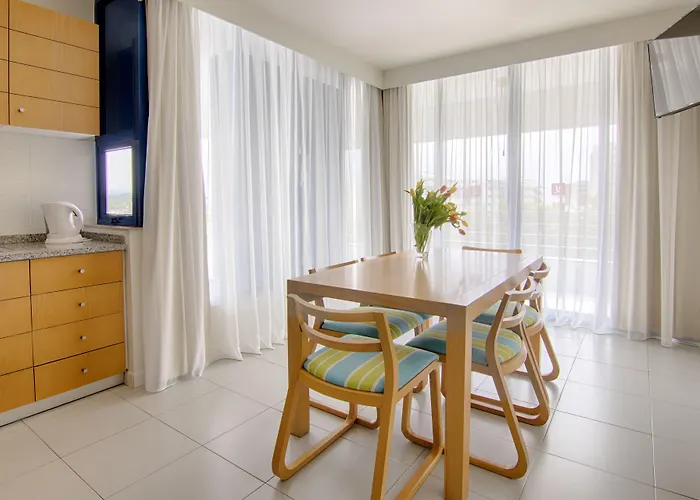 公寓式酒店 The Navigator - Olympus Marina 维拉摩拉